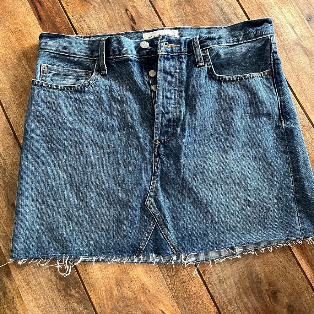 Aritzia denim forum skirt